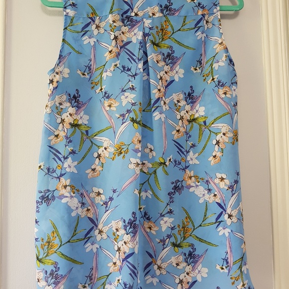 ✨2/ $12✨ - Floral Button-Down Hi-low Blouse - Picture 5 of 6